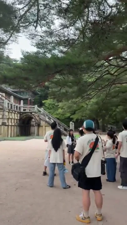 불국사 돌계단 앞에서 함께하는 문화유산 해설투어